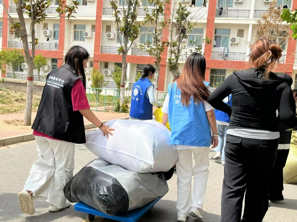 20250603青春志愿显担当 温情服务暖校园 我校开展我为同学办实事志愿服务活动 (2).jpg 20250603青春志愿显担当 温情服务暖校园 我校开展我为同学办实事志愿服务活动 (2).jpg