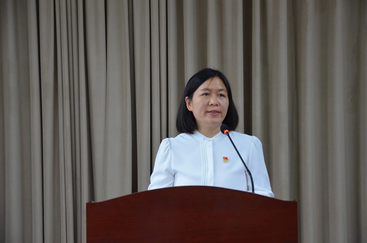 20250910郑州卫生健康职业学院召开庆祝第41个教师节表彰大会 (11).jpg