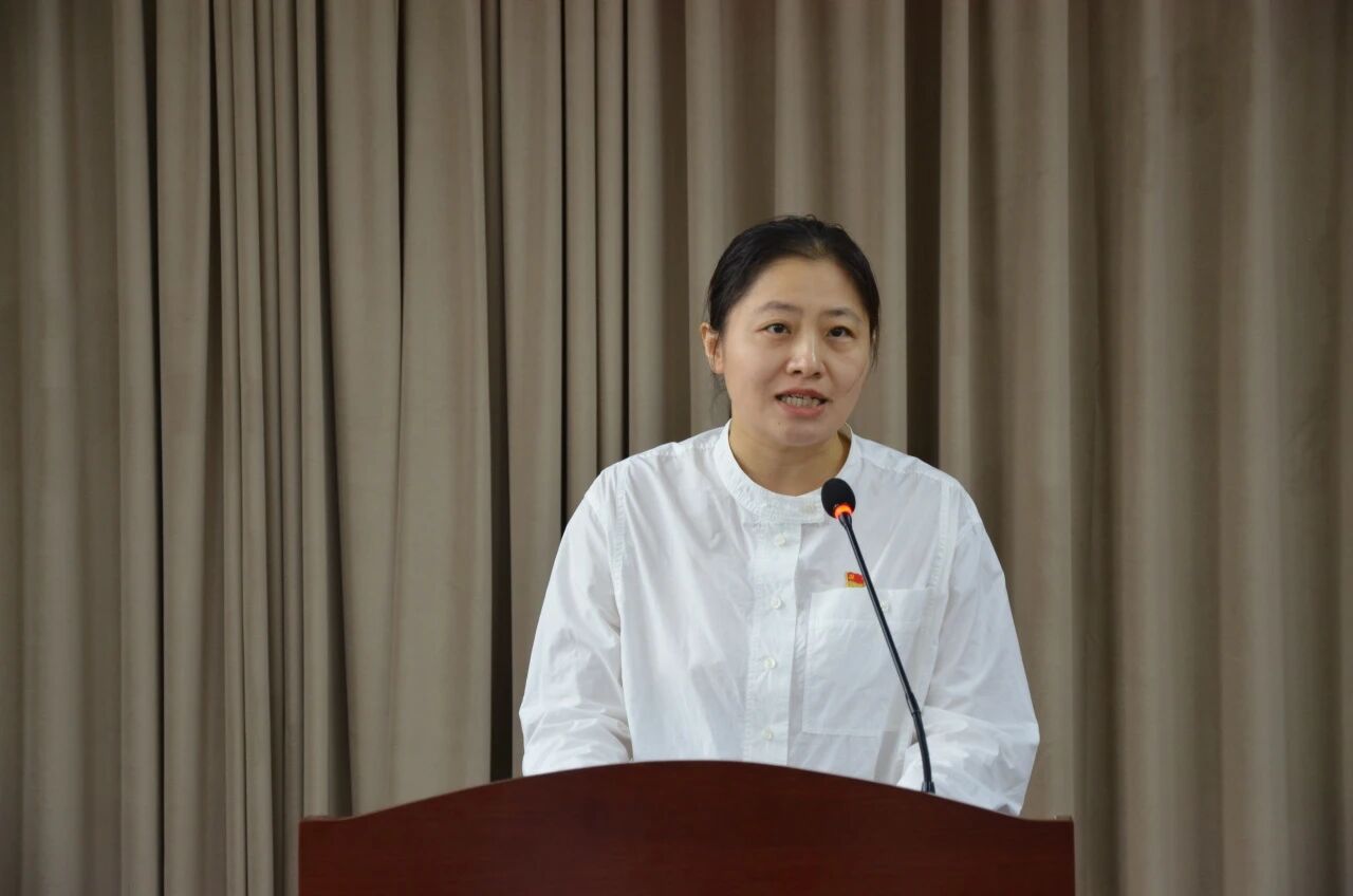 20250910郑州卫生健康职业学院召开庆祝第41个教师节表彰大会 (10).jpg