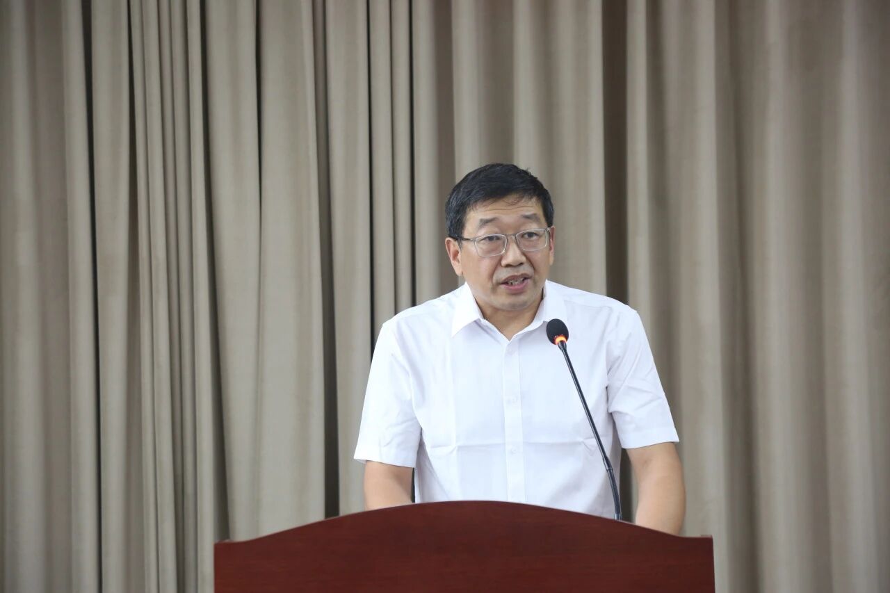 20250910郑州卫生健康职业学院召开庆祝第41个教师节表彰大会 (9).jpg
