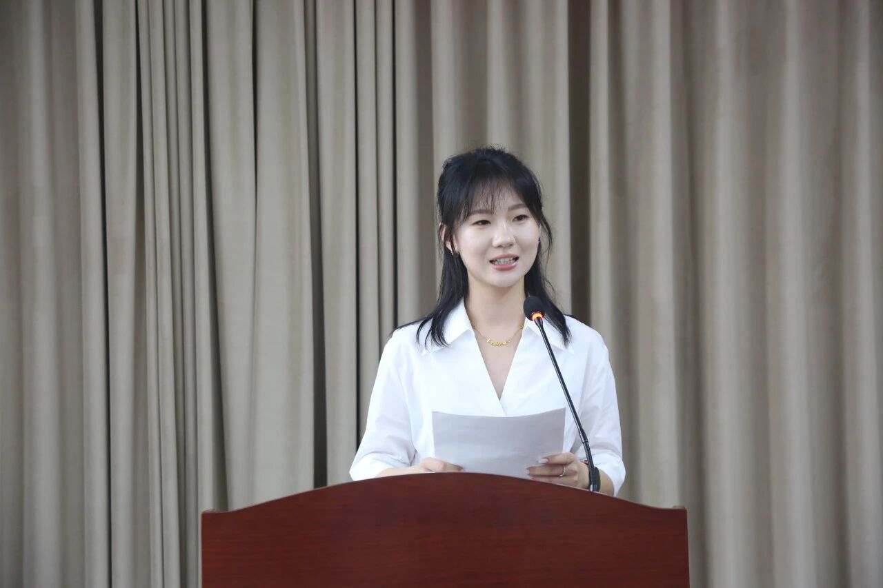 20250910郑州卫生健康职业学院召开庆祝第41个教师节表彰大会 (8).jpg