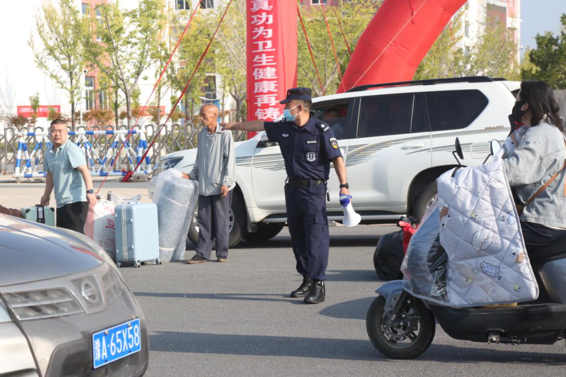 20250914暖心服务 全力护航  郑州卫生健康职业学院2025年迎新工作圆满完成 (8).png